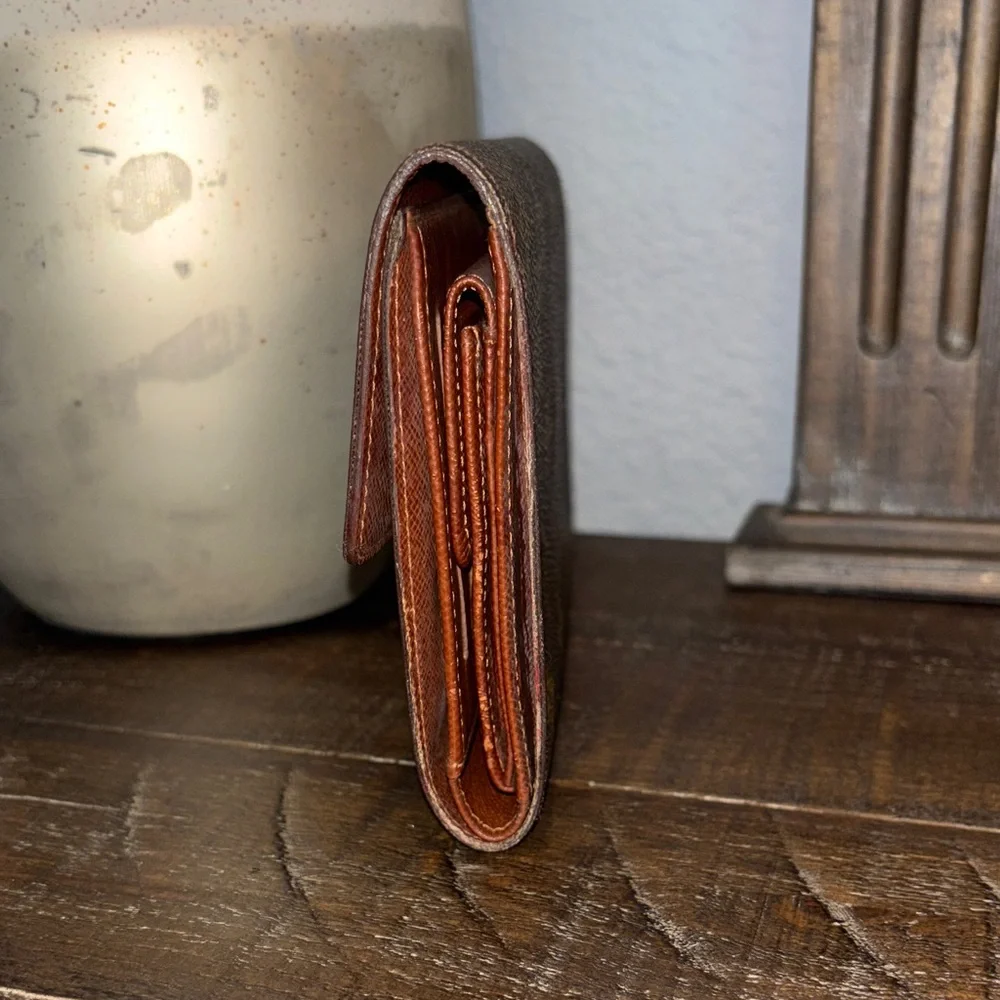 Authentic Louis Vuitton Monogram Trifold GM Wallet - Picture 4 of 16